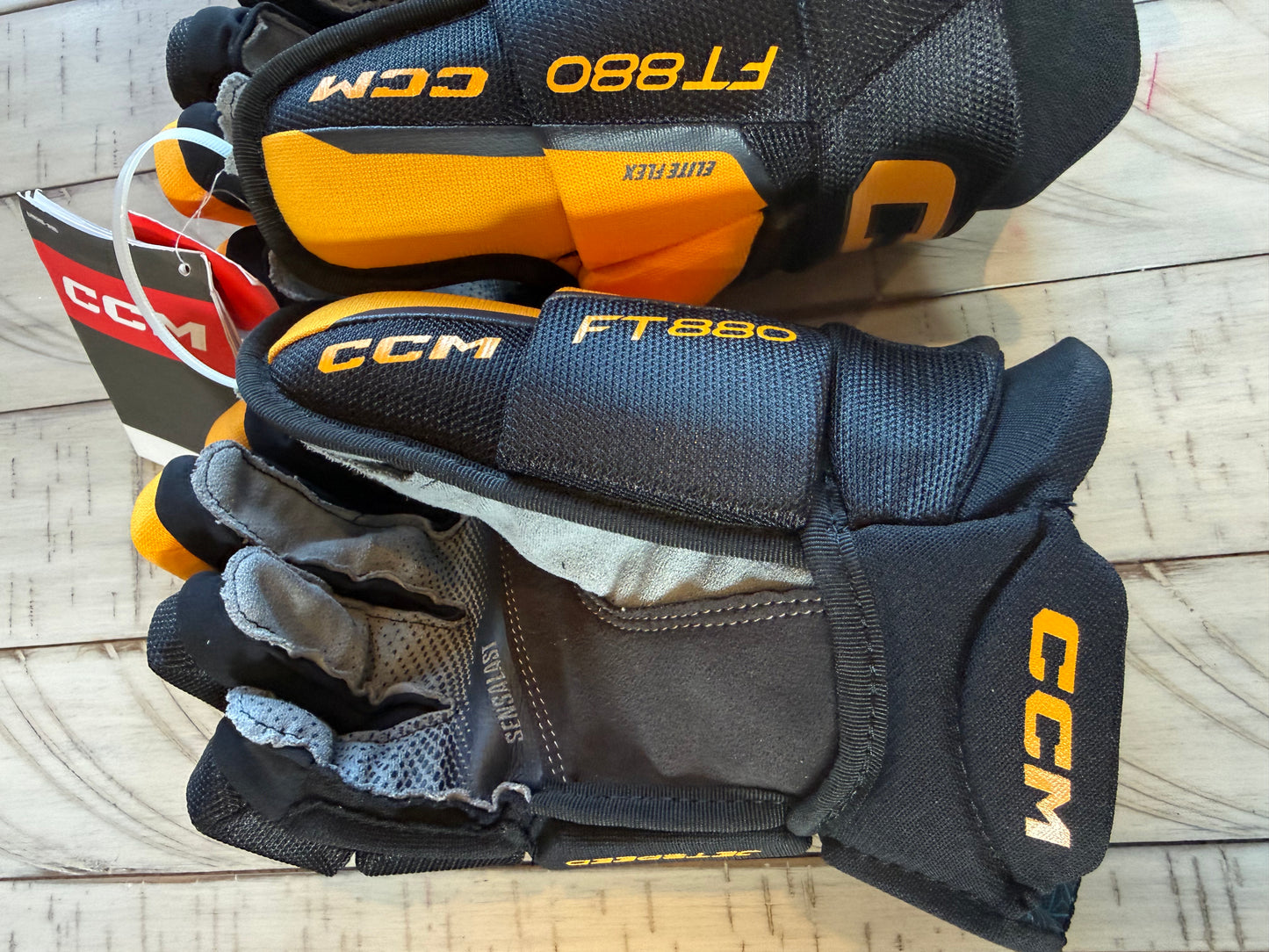 New CCM JetSpeed FT880 Hockey Gloves - 14”