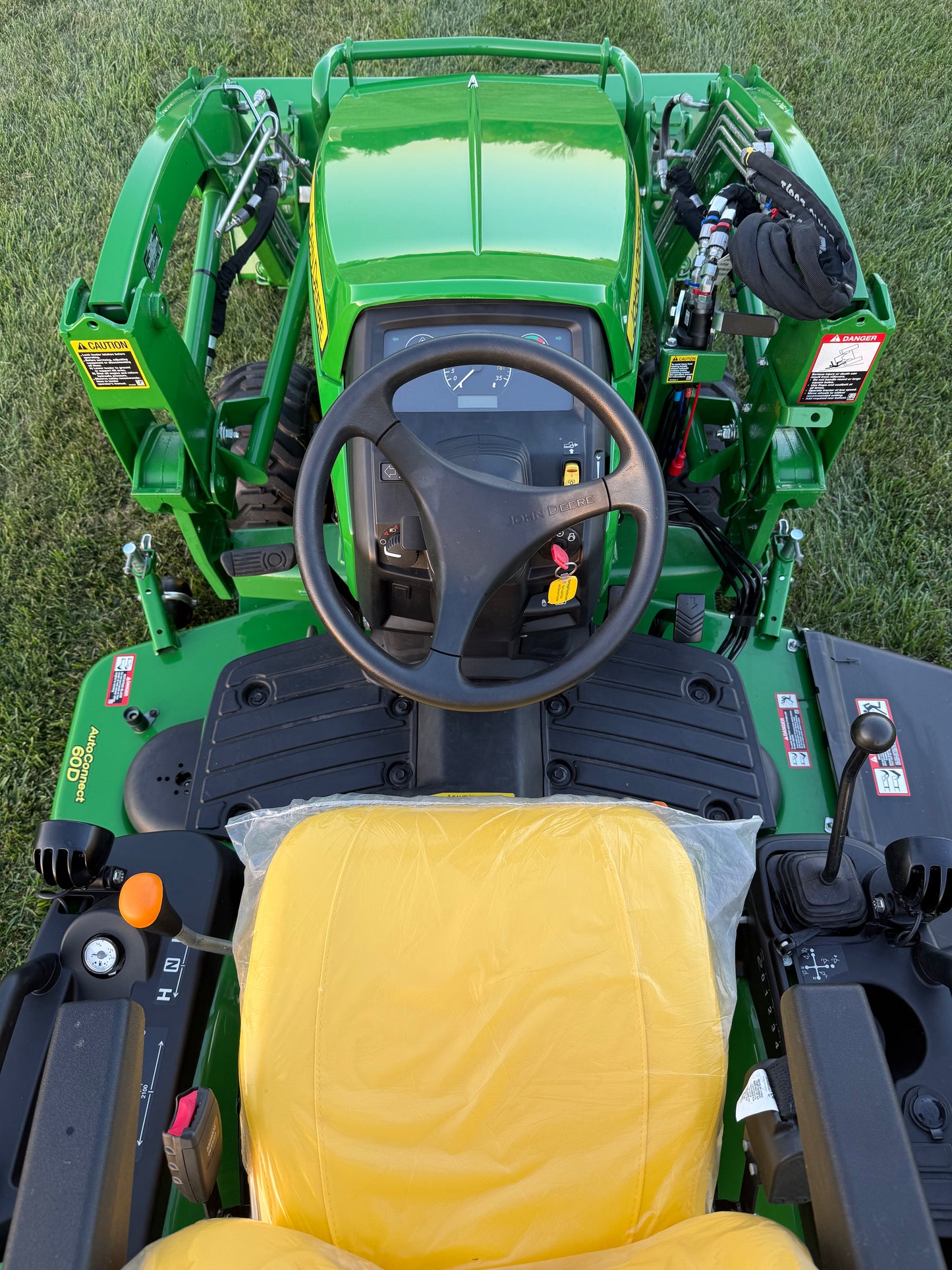2023 John Deere 1025R – 7.9 Hours – 120R Loader – 60D Mower – Like New