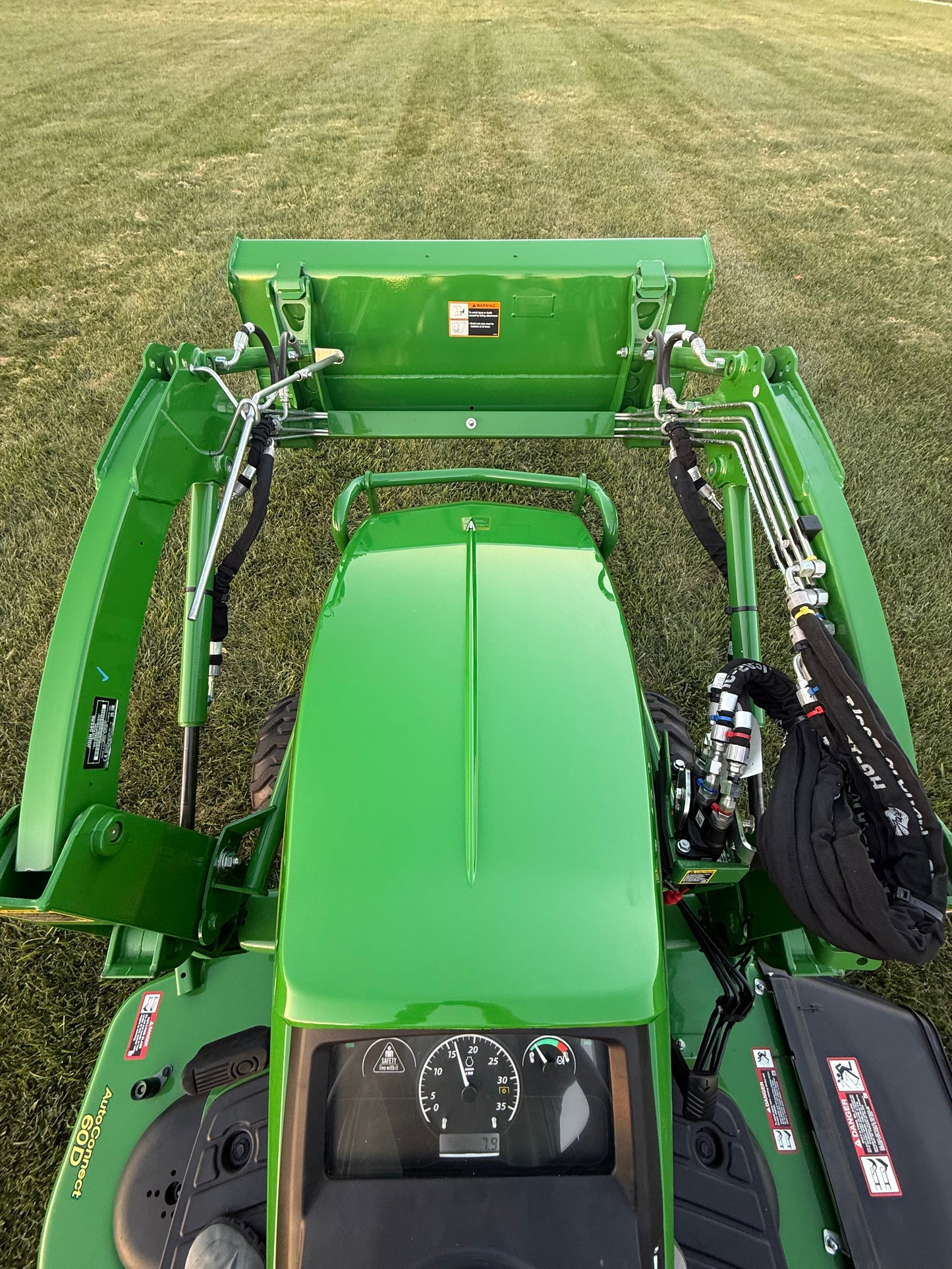 2023 John Deere 1025R – 7.9 Hours – 120R Loader – 60D Mower – Like New